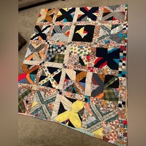 Vintage Patchwork Quilt with Multicolor Design